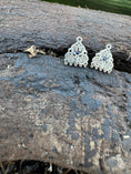Load image into Gallery viewer, Silver mensjam earrings inlaid with sapphire
